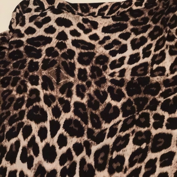 Adrienne Vittadini size XL leopard print  V-neck loose cut w/ Rhinestone details - Picture 5 of 6